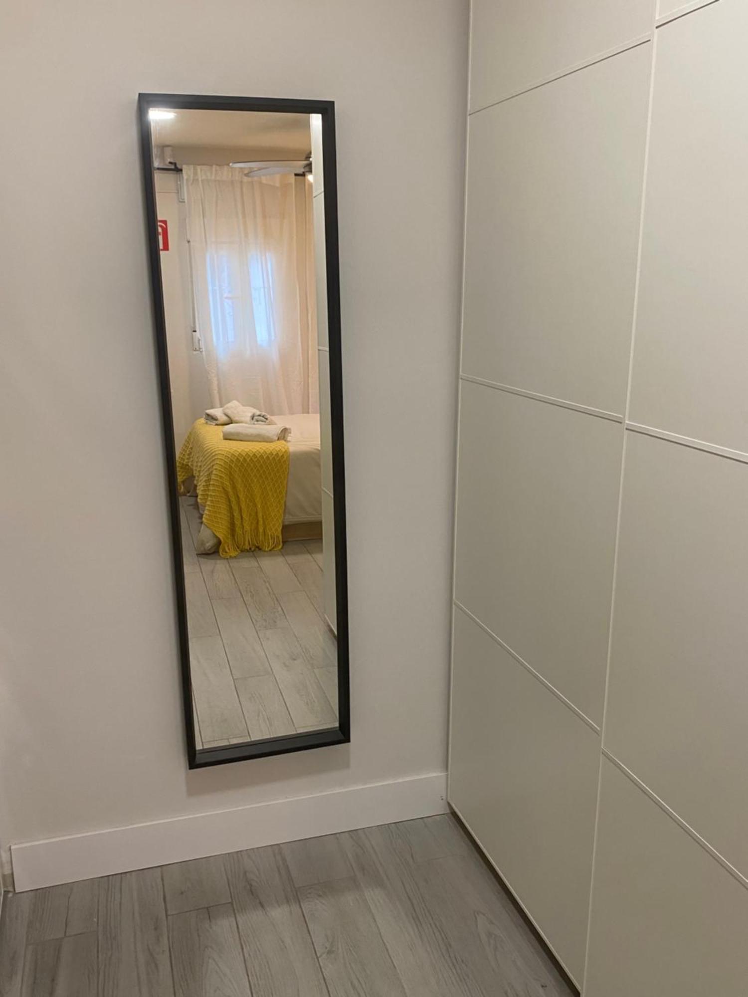 Studio, Cerca De El Rastro De Madrid Exteriör bild